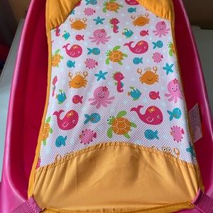 Pink Baby bathtub with detached infant sling